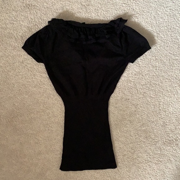 Black Chic Short Sleeve Top - Picture 3 of 4